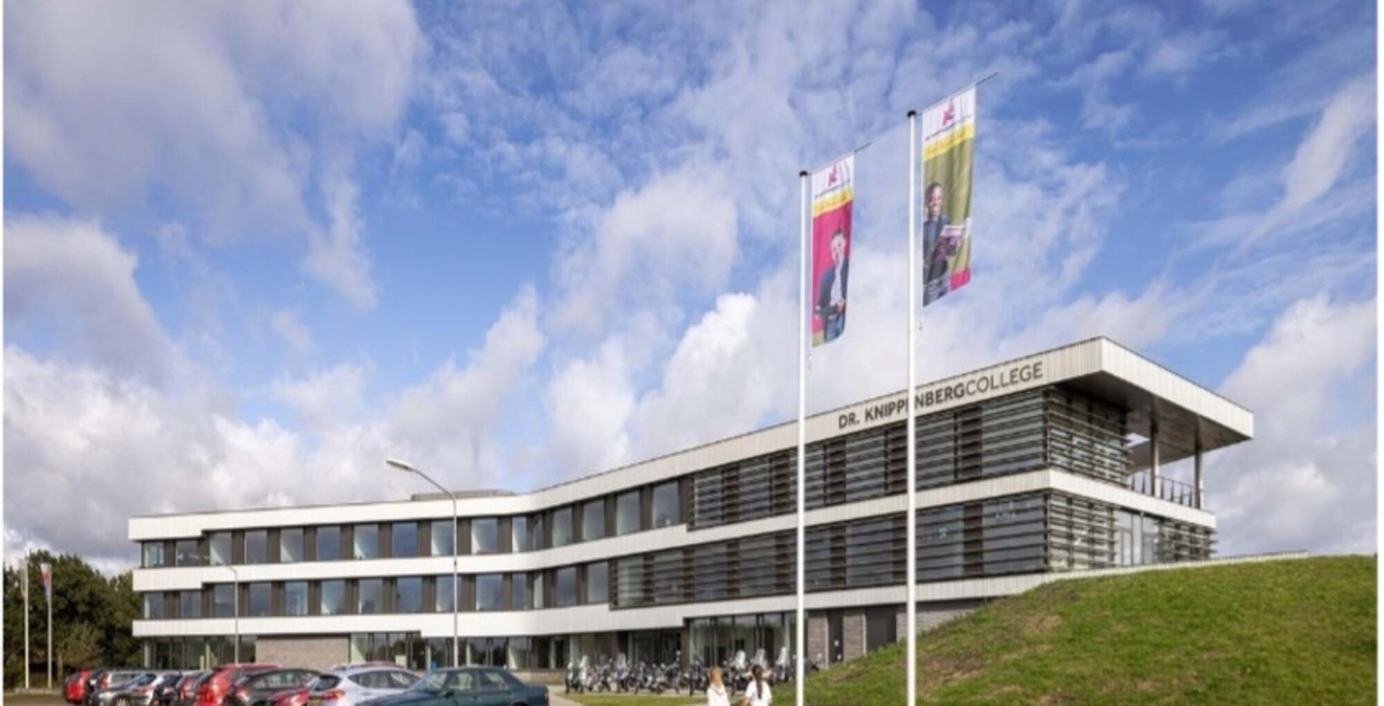 Dr. Knippenberg College 2