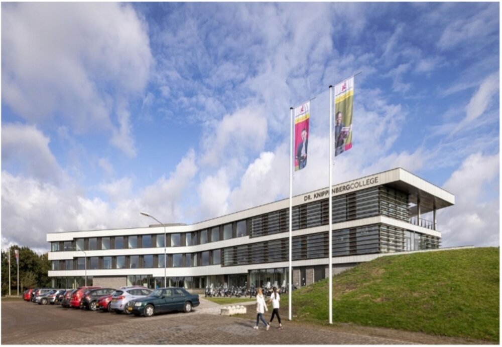 Dr. Knippenberg College 2