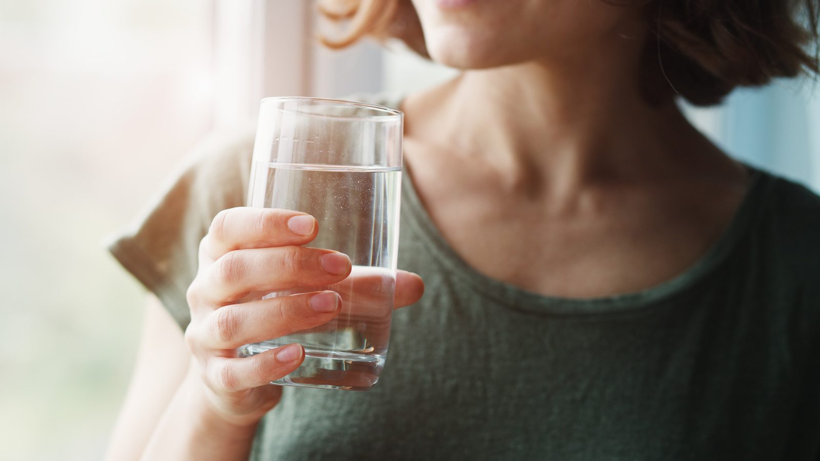 Glas drinkwater (sfeerbeeld)
